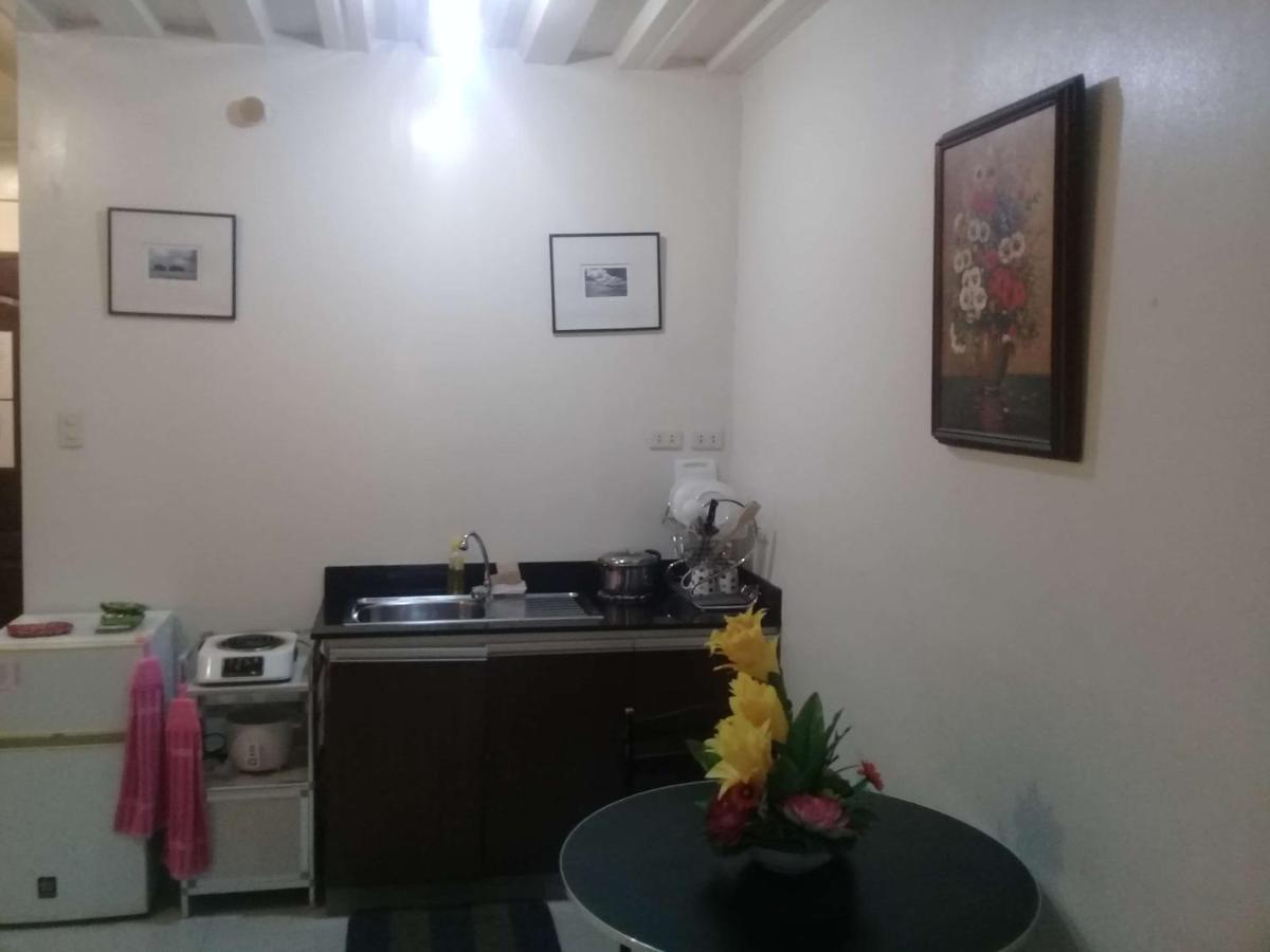 Ekonumi Rooms At Moonwalk Paranaque Paranaque City Εξωτερικό φωτογραφία